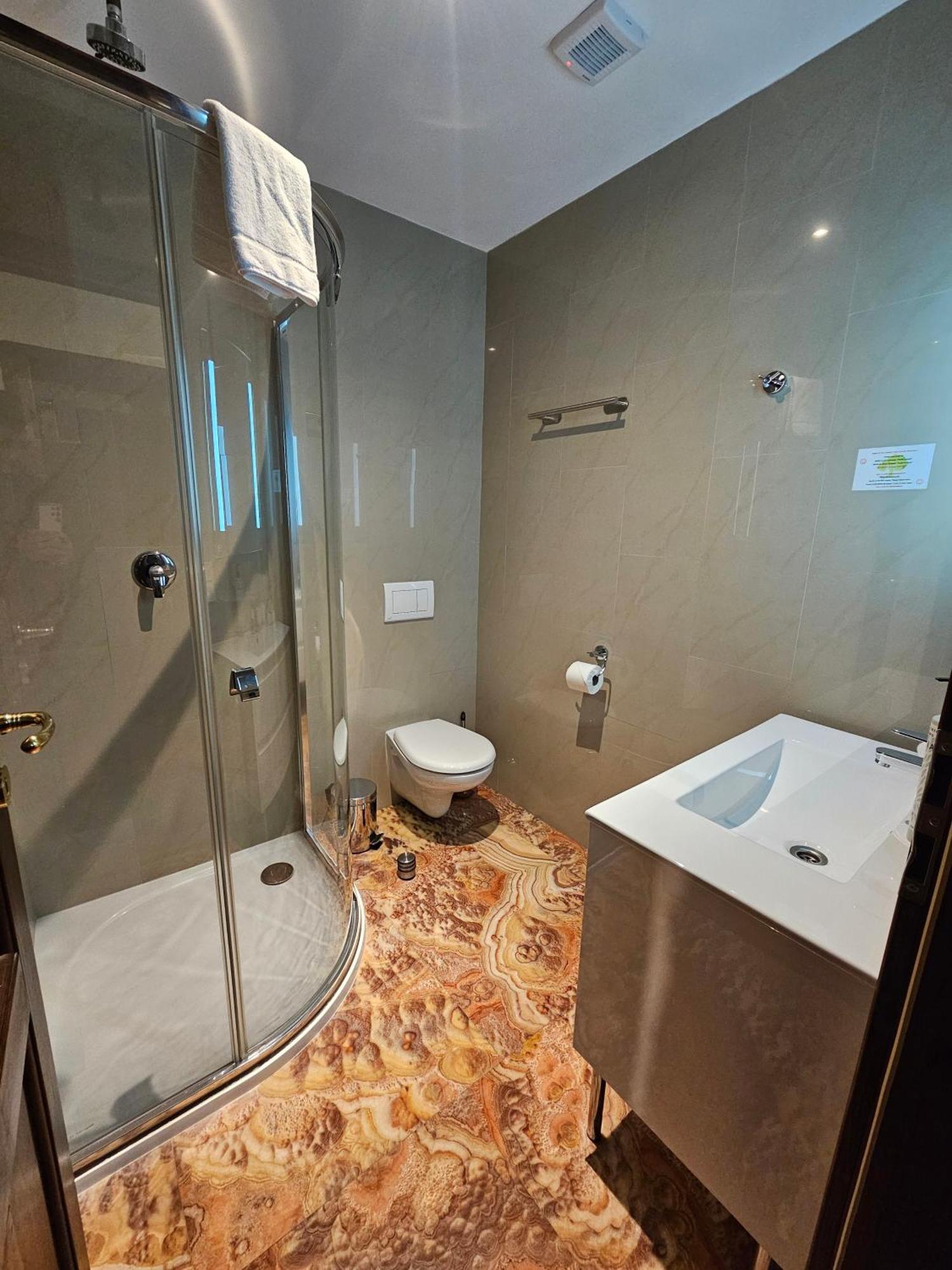 Hotel Galerie رودنيتسي ناد لابيم المظهر الخارجي الصورة